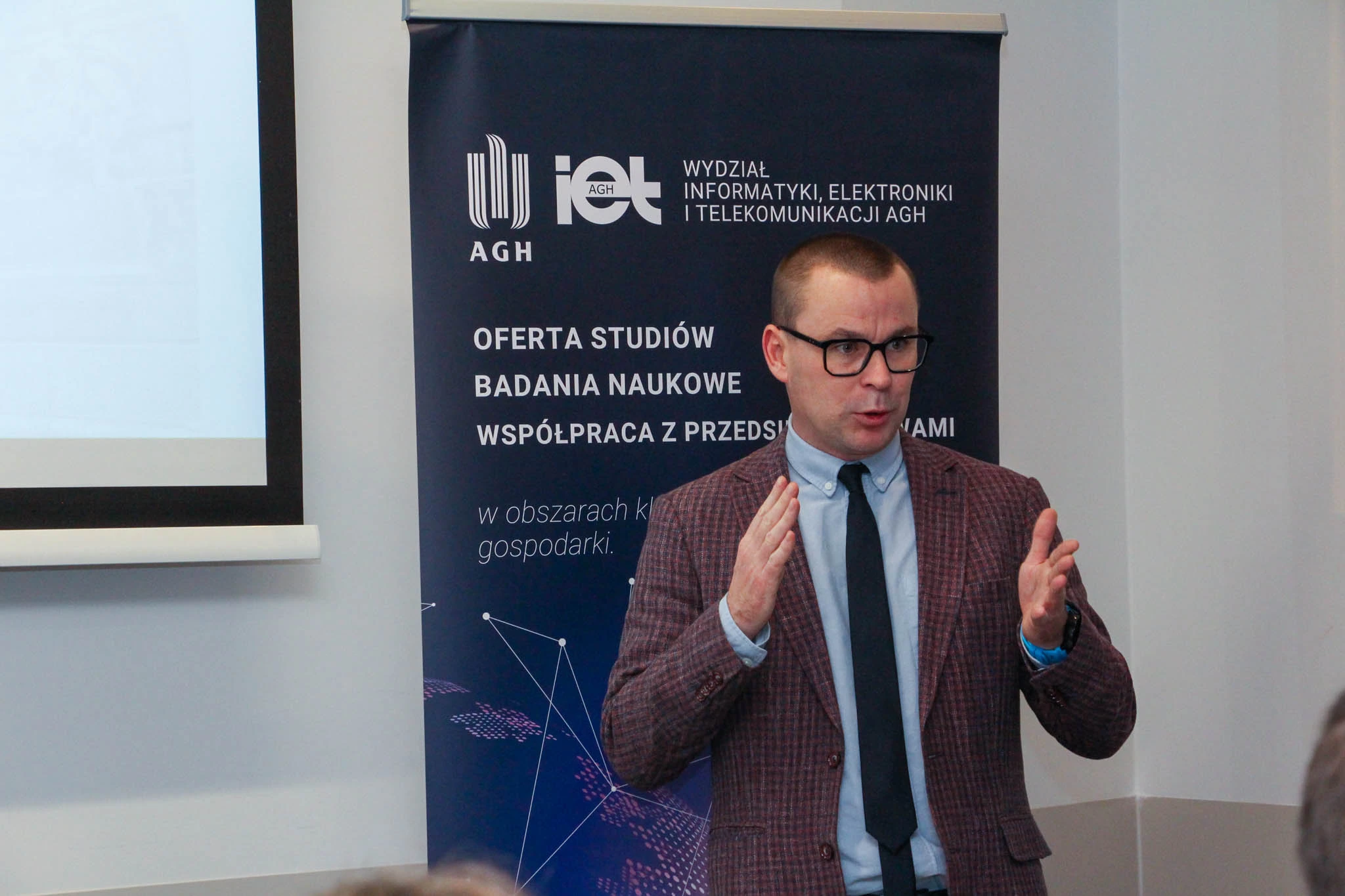 dr inż. Wojciech Roszczynialski (CWiTT AGH)