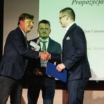 Piotr Wilkoń odbiera nagrodę za I miejsce